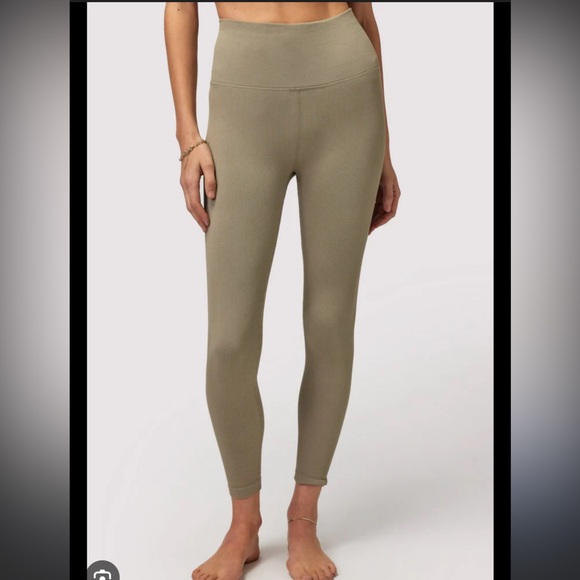 Spiritual Gangster Pants - Spiritual Gangster love sculpt‎ 7/8 legging dark matcha $78 NWT